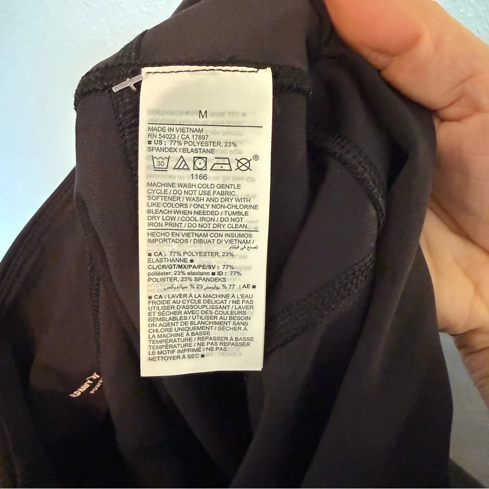 NWT Old Navy Elevate Leggings High Rise Side Pockets Go Dry Size M Women - Picture 8 of 8